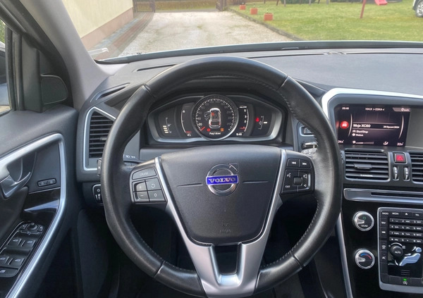 Volvo XC 60 cena 79999 przebieg: 125000, rok produkcji 2017 z Staszów małe 781